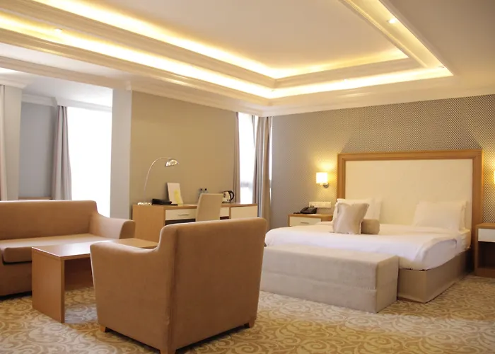 Momona Hotel